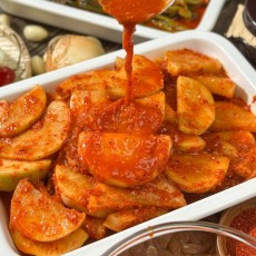 시원한맛과 감칠맛이 좋은 석박지 무자박이