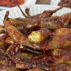 매콤아삭한 국내산 삭힌고추무침
